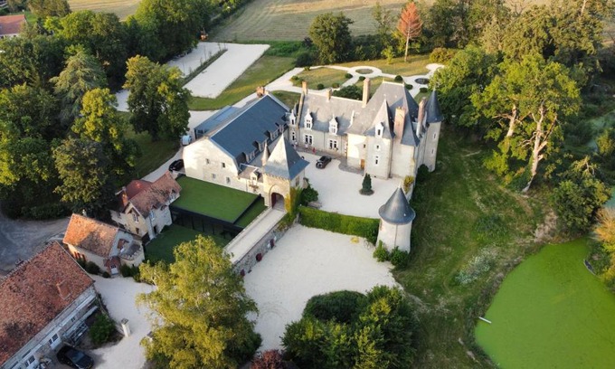 Neuvy Bed & Breakfast | Château Origny - Moulins