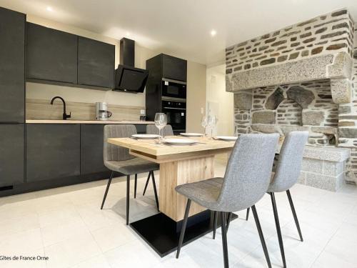 Saint-Quentin-les-Chardonnets House | Charmant Gîte Moderne pour 2 en Normandie, Animaux Acceptés - FR-1-497-253