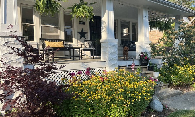 Chagrin Falls House | CHAGRIN FALLS rental - 5 min walk to town. 3 bedrooms & 1 bath.