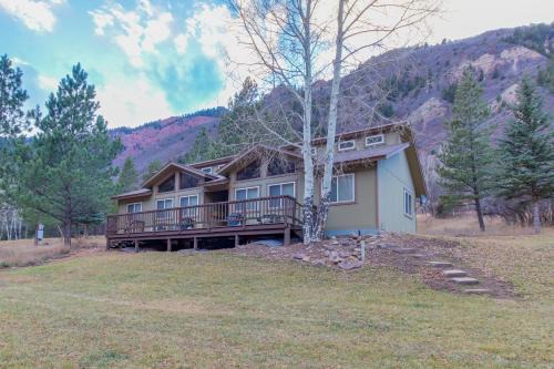 Carbondale House | Chair Mountain Cabin at Filoha Meadows