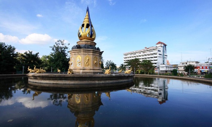 Kamphaeng Phet Hotel | Chakungrao Riverview Hotel
