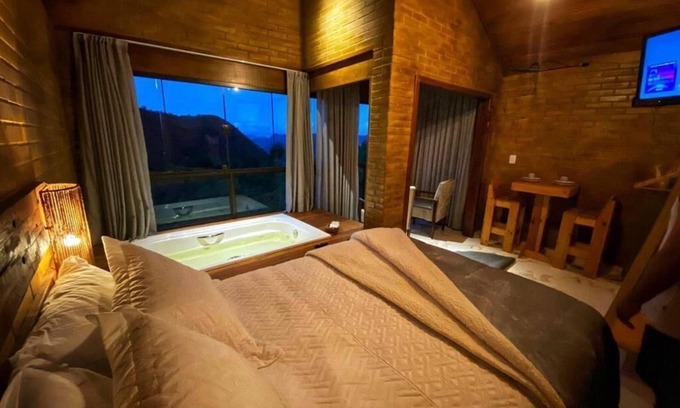 Santa Teresa Ski Chalet | Chalé Aconchegante no Circuito Caravaggio com Hidromassagem Vista das Montanhas