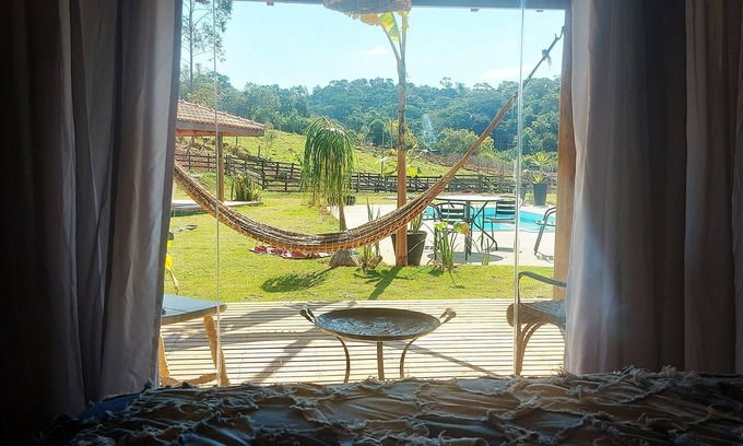 Piracaia Ski Chalet | Chalé Arara - Guest House na Roça Muito Conforto com a Experiência da Roça