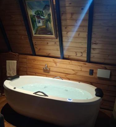 Sapucai-Mirim Cabin | Chalé Canto da Mata - Com Piscina e Café da Manhã