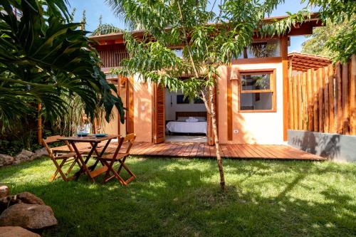 Feiticeira House | Chalé com jardim privativo a 200m da praia!