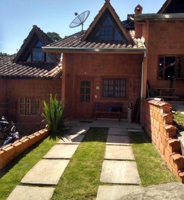 Santo Antonio do Pinhal Ski Chalet | Chalé da Rô