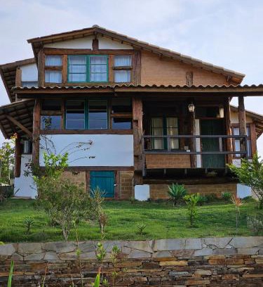 Carrancas House | Chalé Mata Virgem - 1km do centro, ao lado de várias cachoeiras, com cozinha completa e conforto para até 6 pessoas