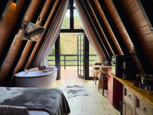 Domingos Martins Ski Chalet | Chalé Romântico com Jacuzzi na Natureza