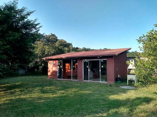 Aruja House | Chalé Sol de Primavera
