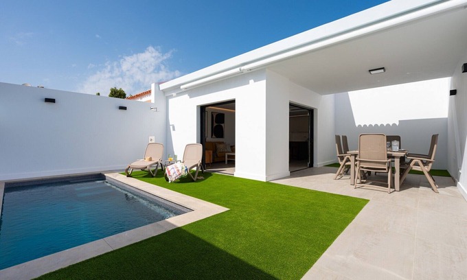 Maspalomas House | Chalet in Maspalomas with Heated Pool