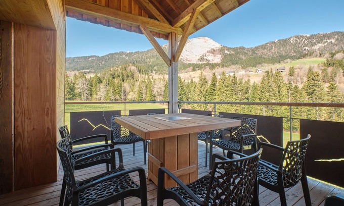 Saint-Pierre-de-Chartreuse Ski Chalet | Chalet 'Les 3 Som' with Mountain View, Private Terrace and Wi-Fi