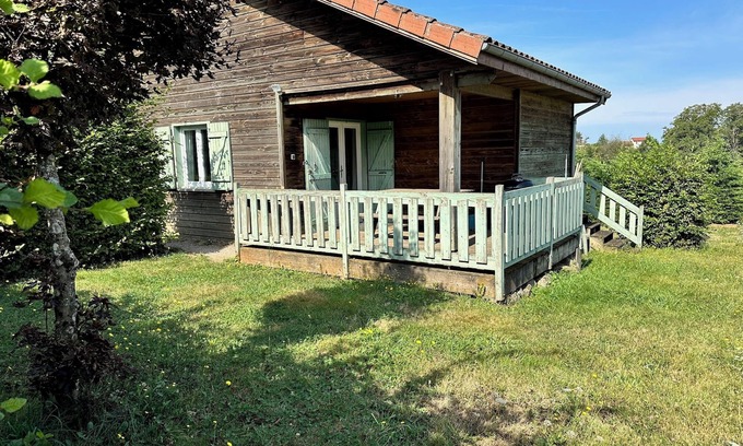 Saint-Mamet-la-Salvetat House | Chalet 3 Lou BRAISADOU on a farm, with heated indoor swimming pool