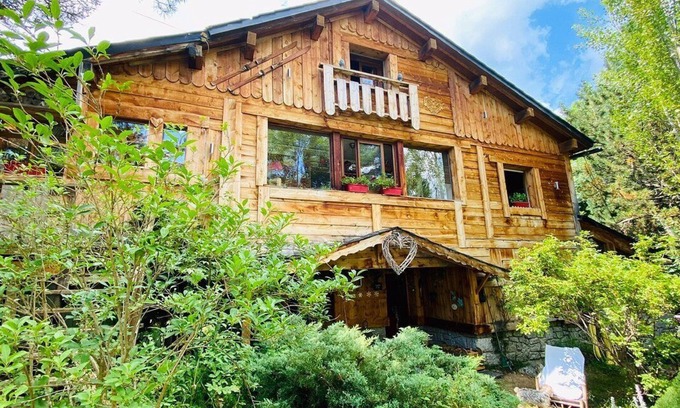 Formigueres Ski Chalet | Chalet 300 m2 12 or more persons 5 bedrooms, 5sdb/wc, Jacuzzi and Hamman