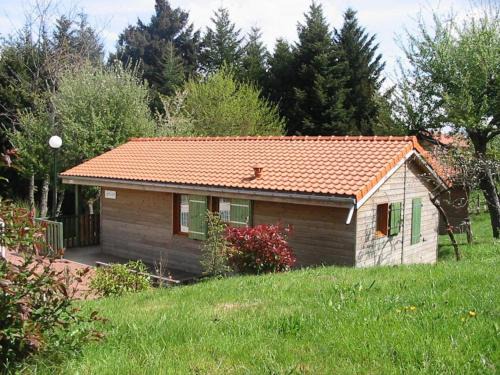 Les Noes House | Chalet 35m² PMR avec Terrasse, 2 Chambres, Piscine, Activités de Plein Air, Animaux Acceptés - FR-1-496-243