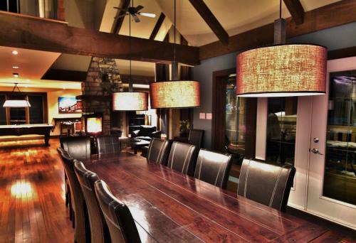 Stoneham Ski Chalet | Chalet 38 Chemin Blanc by Les Chalets Alpins