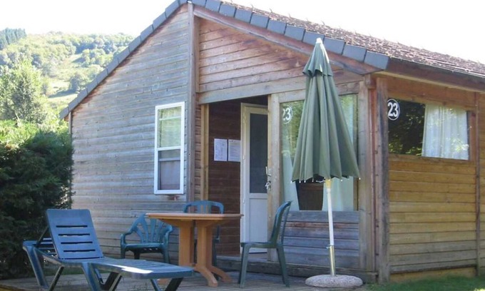 Saint-Geniez-d'Olt Ski Chalet | Chalet 4 étoiles - Parc aquatique - efah0h