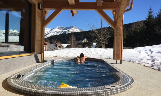 Villard-de-Lans Ski Chalet | Chalet 5 * La Vercouline | 10 people with heated pool/Spa. summer Winter