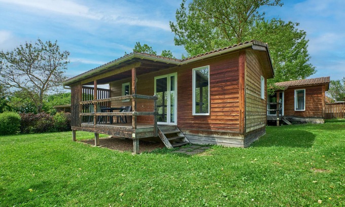 Mens Ski Chalet | Chalet "5 Personnes 303" with Shared Pool & Private Terrace