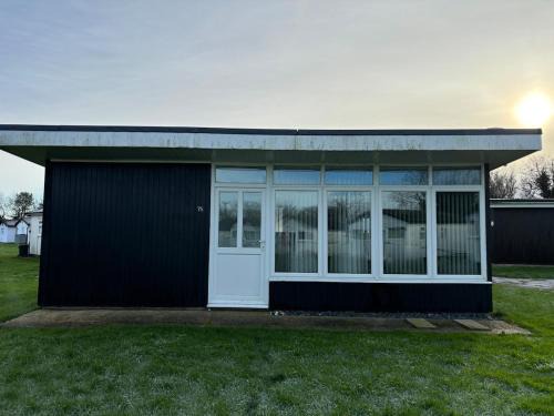 Mundesley Ski Chalet | Chalet 75