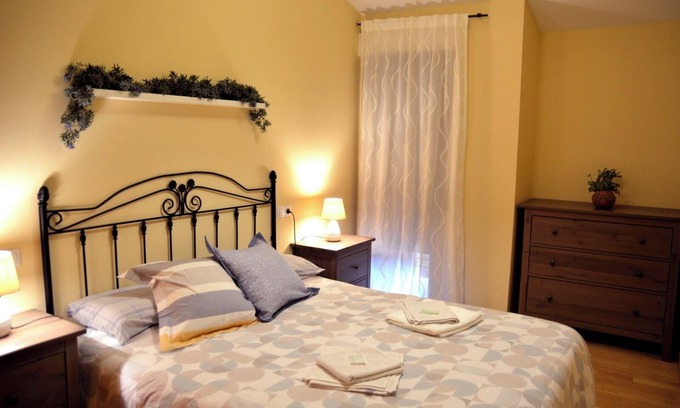 Trescasas House | Chalet Adosado en Trescasas a 10 Minutos en Coche del Centro de Segovia
