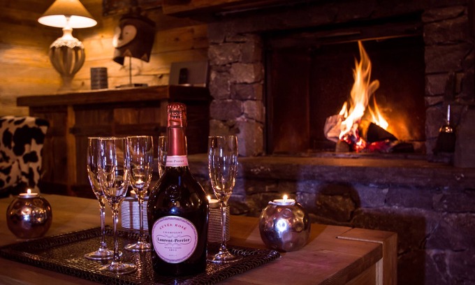 Grimentz Ski Chalet | Chalet Alouette, Grimentz, with wonderful views and great outside jacuzzi