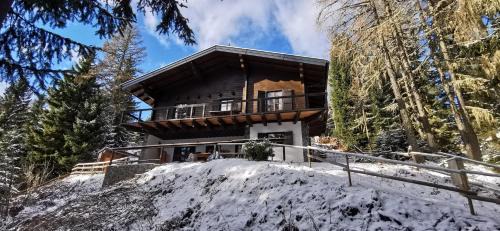 Albeck Apartment | Chalet Alpl - Ferienwohnung Waldblick mit Sauna, Kamin & Whirlwanne