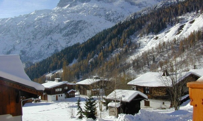 Le Tour Apartment | Chalet-apartment with internet access near slopes; ideal for skiers and walkers