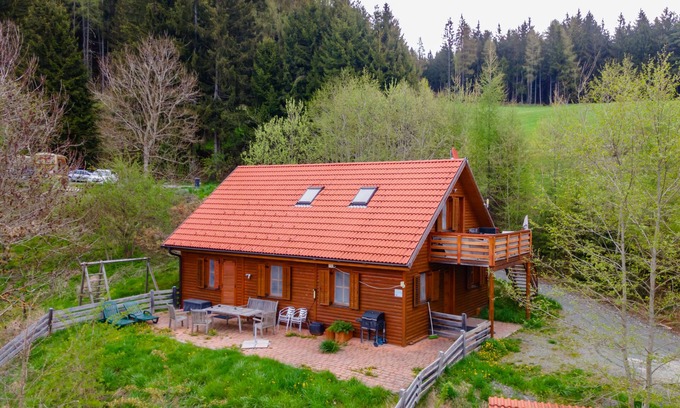 Liebenfels Apartment | Chalet-apartment with balcony near the lakes