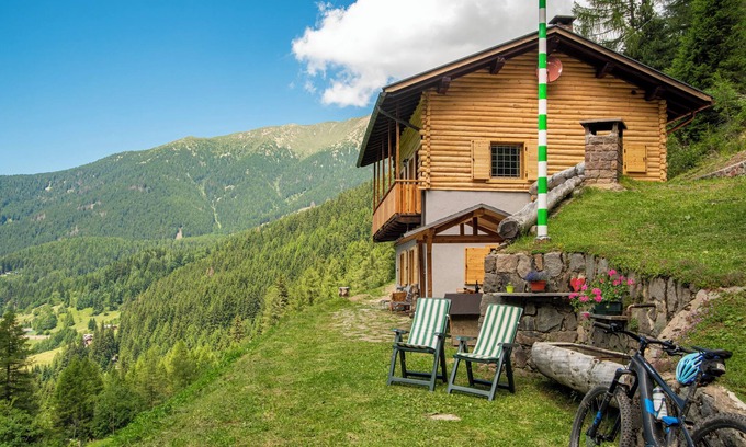 Palu del Fersina Ski Chalet | Chalet "Baita dei Minatori Val dei Mocheni" with Mountain View, Private Terrace & Wi-Fi