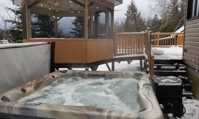 Bowman Ski Chalet | Chalet Béatitude - Waterfront, SPA, Games Room, Wifi and more