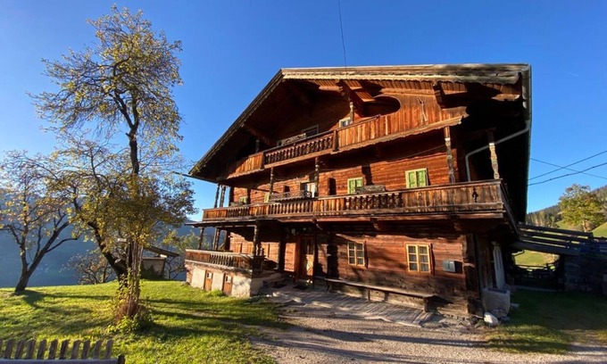 Holdernach House | Chalet 'Berghof Moosen' with Mountain View, Private Terrace and Wi-Fi