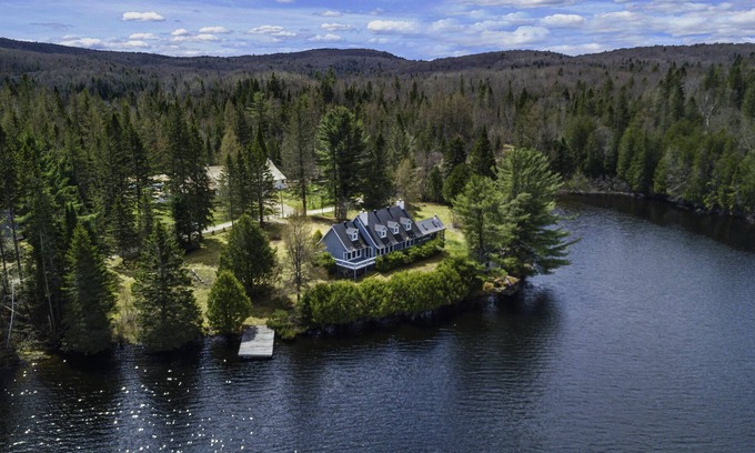 Riviere-Rouge Ski Chalet | Chalet Bleu - Waterfront Retreat