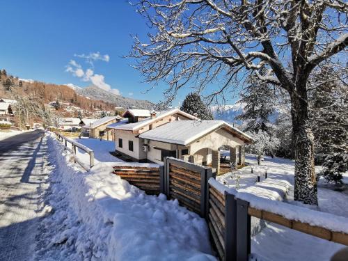 Borno Villa | Chalet Bornhome relax, sport e cultura altopiano del sole 6 ospiti - pet Frendly