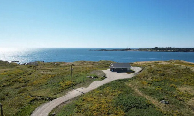 Yarmouth House | Chalet By The Sea