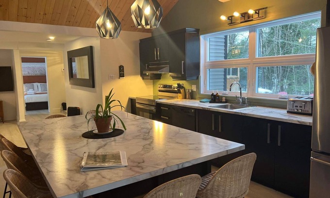 Saint-Denis-de-Brompton Ski Chalet | Chalet "Le Rassembleur"
