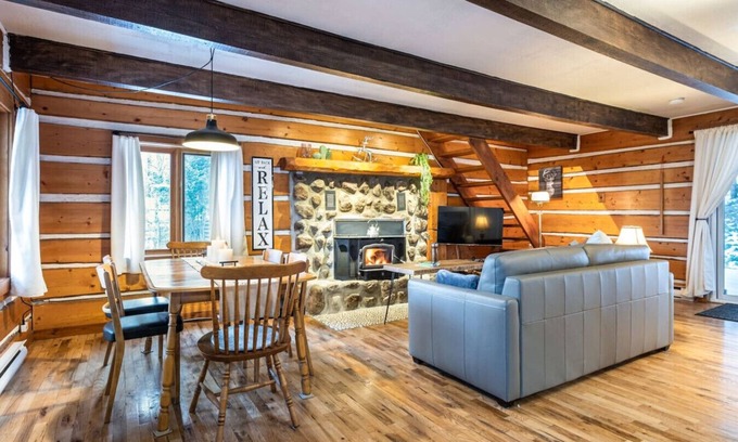 Saint-Faustin-Lac-Carre Ski Chalet | Chalet du Sous-Bois By My Tremblant Location