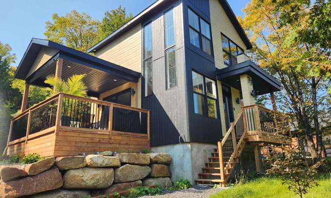 Saint-Brigitte-de-Laval House | Chalet Moderno | Nature, Comfort & SPA