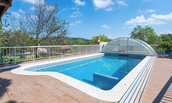 Querol Ski Chalet | Chalet "Can Tronc" with Mountain View, Shared Pool & Wi-Fi