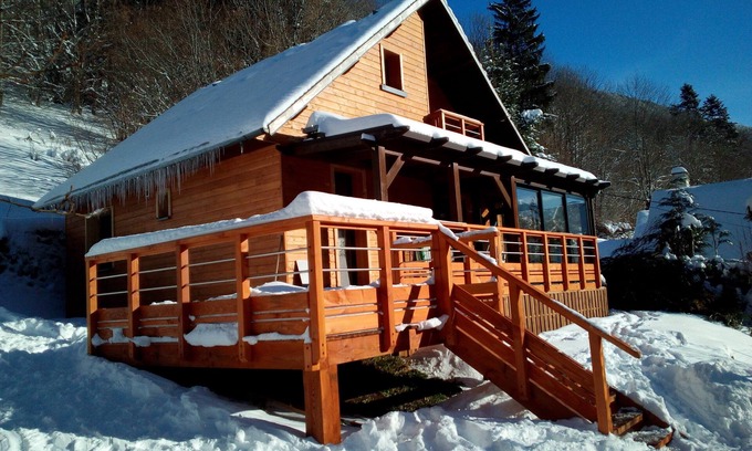 Mont-Dore Ski Chalet | Chalet CAPLUC sleeps 10