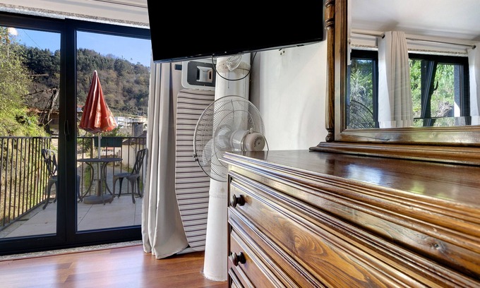 Cova Ski Chalet | Chalet "Casa da Fonte de Pedra - Gerês" with Mountain View, Private Terrace & Wi-Fi