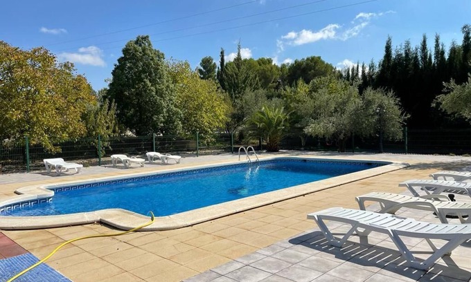 Moratalla House | Chalet Casa de Lozano y Rueda with Mountain View, Pool, Garden & Wi-Fi