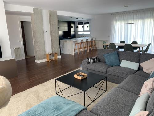Arroyomolinos House | Chalet con piscina privada a 25 min de Madrid