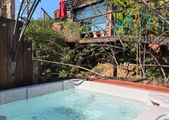 San Antonio de las Minas House | Chalet Contenedor by Las Minas Doors & Bed