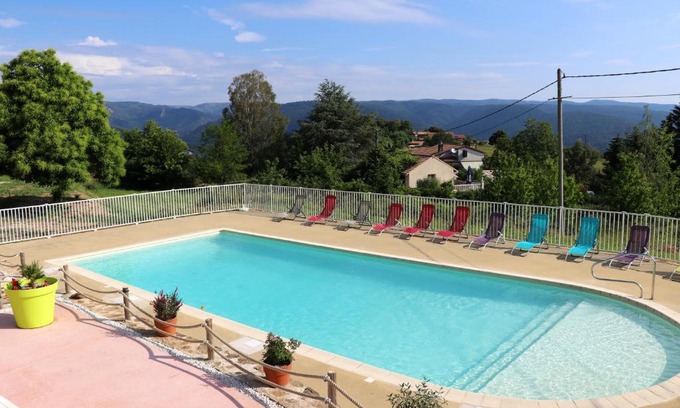 Gravieres Ski Chalet | Chalet de 3 chambres avec piscine partagee jardin et wifi a Gravieres