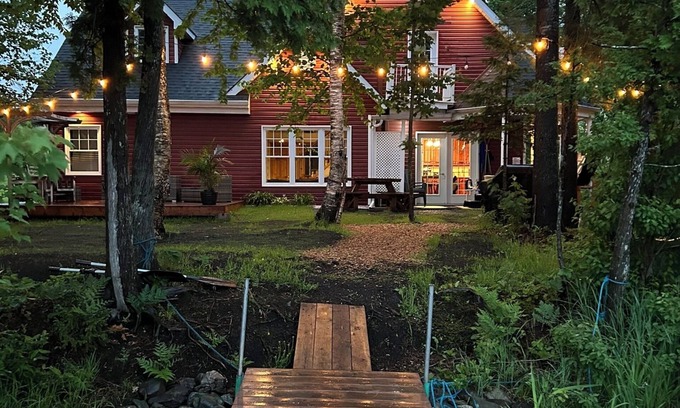 Beaulac-Garthby Ski Chalet | Chalet de la Baie with spa and sauna, waterfront