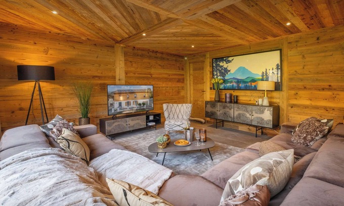 Verchaix Ski Chalet | Chalet des Hottes - mountain break for 14 with spa - OVO Network