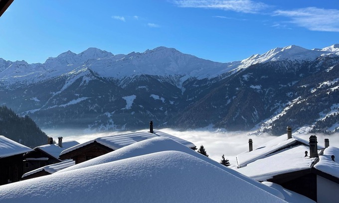 Verbier Ski Chalet | Chalet design luxe-cosy - full-view