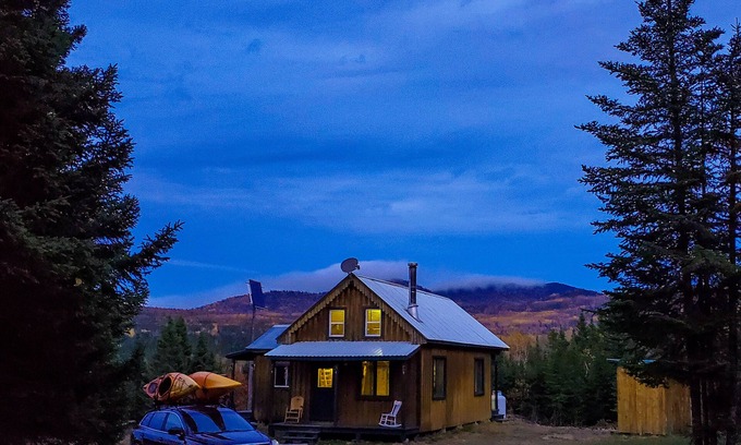 Les Eboulements Cabin | Chalet du cratère de Charlevoix en pleine forêt