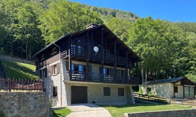 Pourcharesses Ski Chalet | Chalet du Mont Lozère (Cévennes National Park)