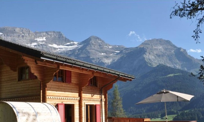 Ormont-Dessus Ski Chalet | Chalet Edelweiss Stunning Glacier View